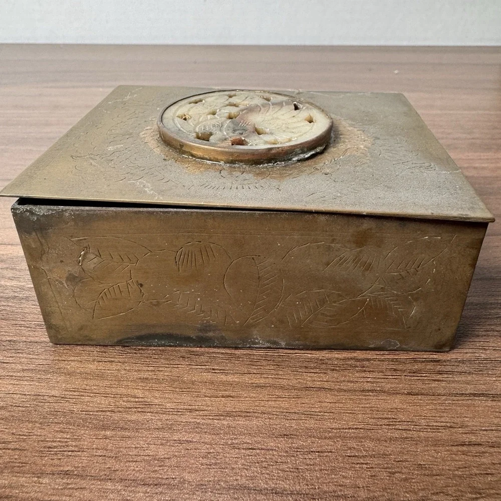 Vintage Chinese Etched Brass Tea Snuff Trinket Box w/Jade Emblem Disc‎ 4x3.25